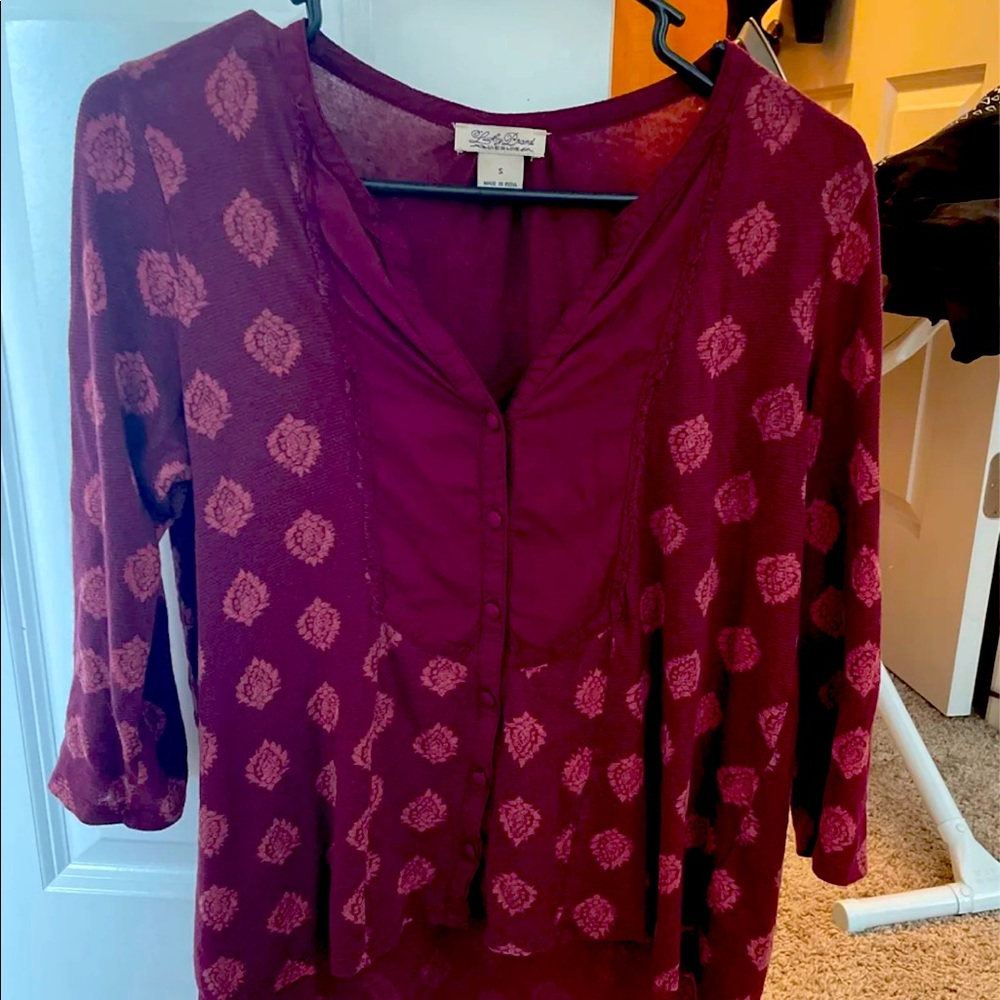 women’s shirt